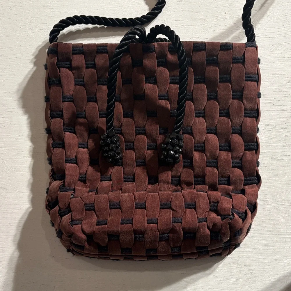 Elegant Woven Crossbody Bag in Deep Brown - Picture 2 of 9
